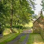 Farlam Hall & Restaurant Otel 4*