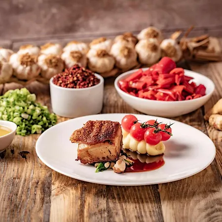 Farlam Hall & Restaurant فندق