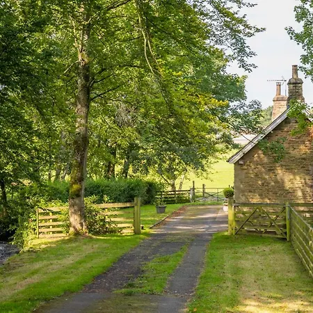 Farlam Hall & Restaurant Отель 4*