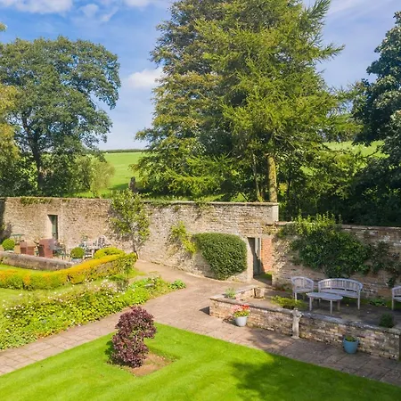 Farlam Hall & Restaurant 4* Брамптон