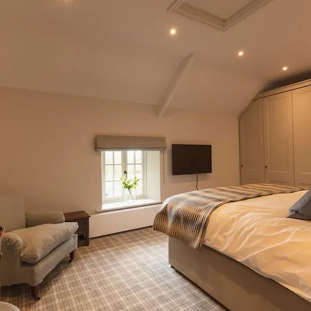 Farlam Hall & Restaurant Брамптон