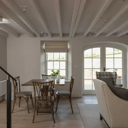 Отель Farlam Hall & Restaurant 4*