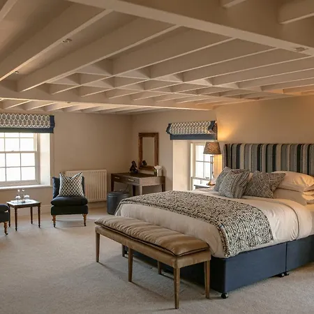 Farlam Hall & Restaurant Брамптон