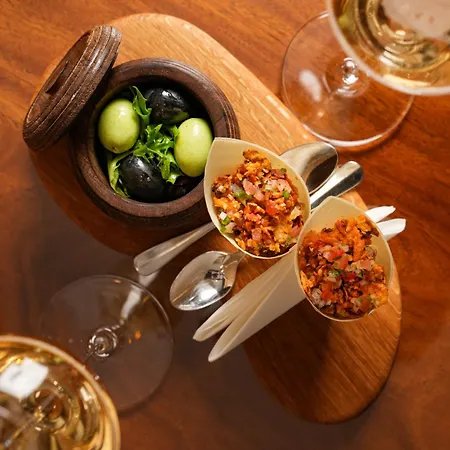 Отель Farlam Hall & Restaurant 4*