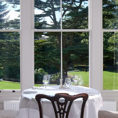 Farlam Hall & Restaurant 4*