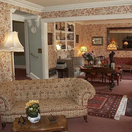 Farlam Hall & Restaurant 4* برامبتون
