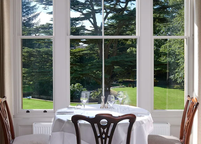 Farlam Hall & Restaurant 4*