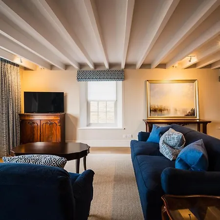 Farlam Hall & Restaurant 4*