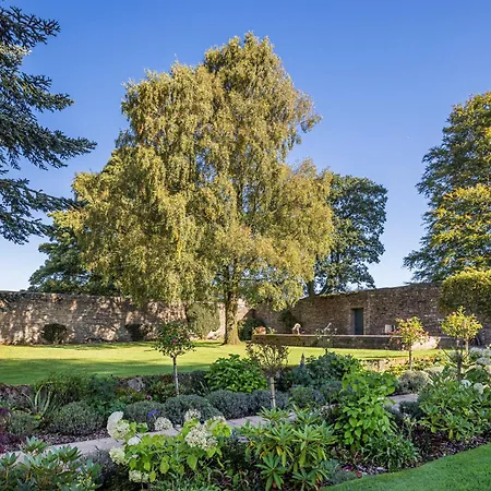 Hotel Farlam Hall & Restaurant 4*