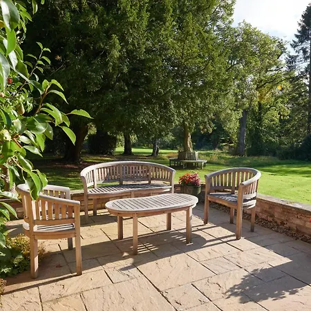Farlam Hall & Restaurant Hotel 4*