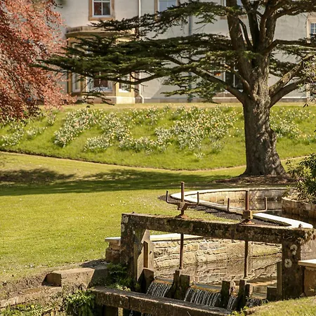 Farlam Hall & Restaurant 4*